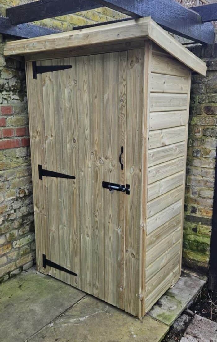 Shiplap Premium Redwood Cladding 125mm x 19mm - Image 3